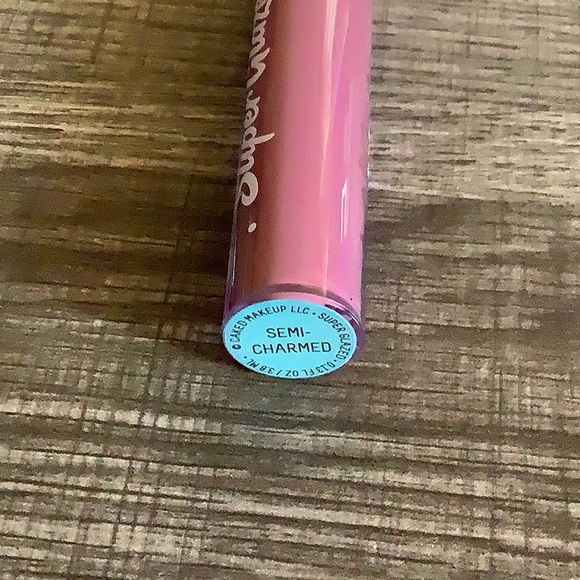 Liquid Lip Crème - Picture 2 of 2